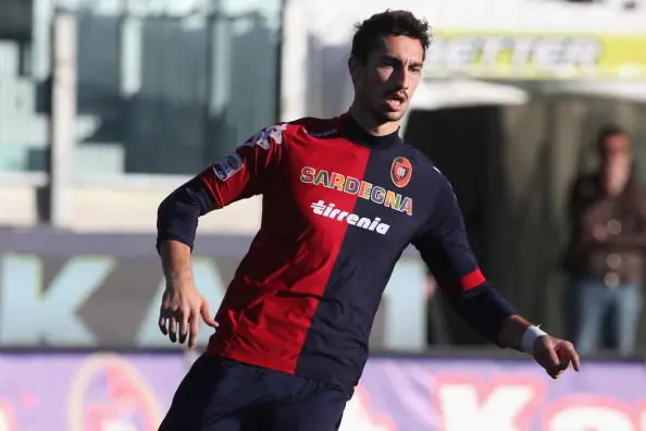 CAGLIARI, ITALY - DECEMBER 09: Davide Astori of Cagliari Calcio in action during the Serie A match between Cagliari Calcio and AC Chievo Verona at Stadio Sant\\'Elia on December 9, 2012 in Cagliari, Italy.  (Photo by Enrico Locci/Getty Images)