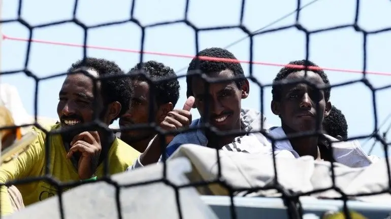 \"Qui ogni giorno la gente vuole suicidarsi\": la lettera dei migranti nel CPR di Macomer