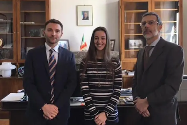 Valentina Simeone, primo Erasmus a Teheran, insieme ad ambasciatore italiano Mauro Conciatori (a destra). 