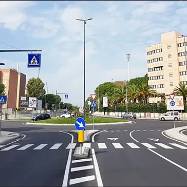 Tensione a Cagliari: guardia giurata barricata in casa con madre anziana