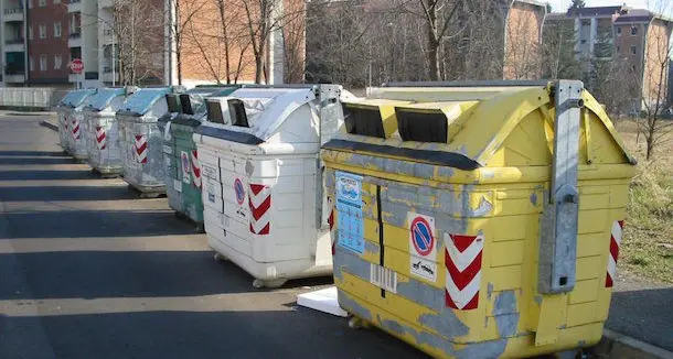 Sciopero degli addetti all'igiene urbana, sit-in a Cagliari