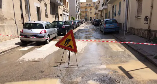 Strade che diventano torrenti: chiusa al traffico via Spano