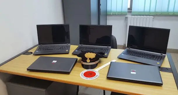 I Carabinieri ritrovano i pc rubati nell'Istituto Comprensivo Mons. Saba di Elmas