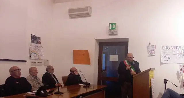Attentati, sindaci uniti a Orotelli: solidarietà al primo cittadino Nannino Marteddu