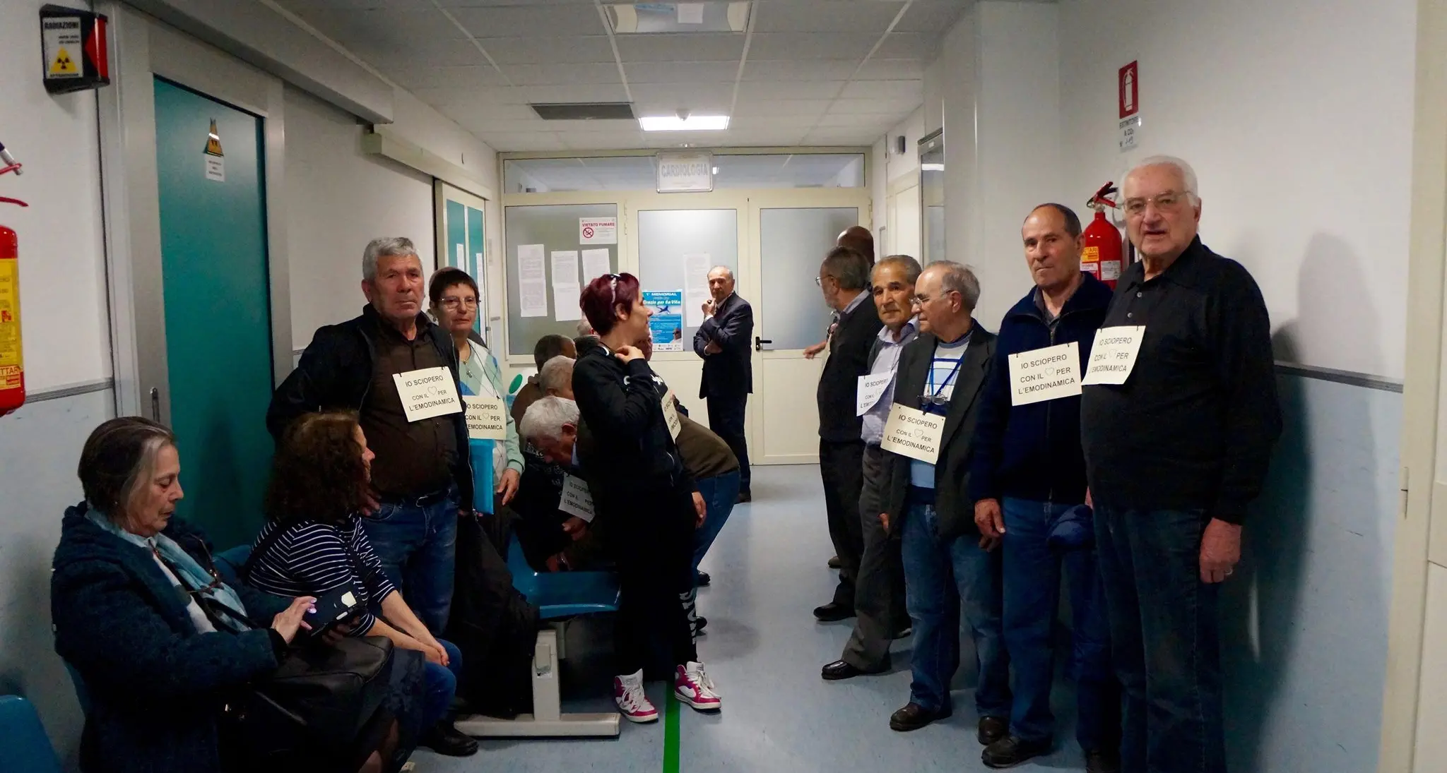 I cardiopatici protestano per la mancata apertura del reparto di Emodinamica nell'ospedale Nostra Signora della Mercede