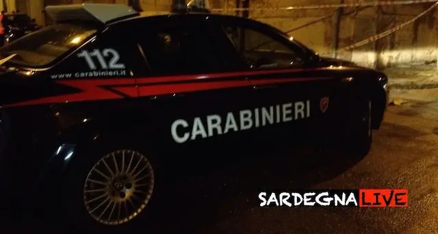 Fucilate contro la casa e l'auto di un operaio