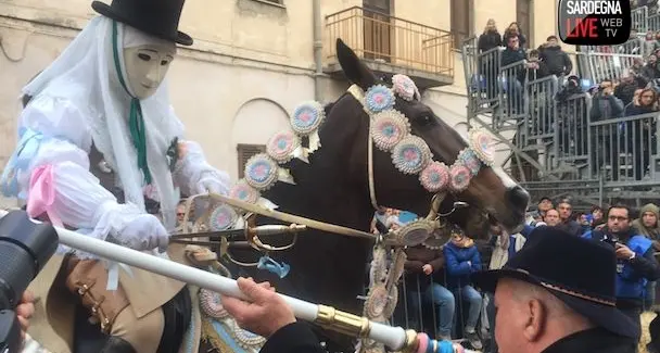 Venti stelle per i Falegnami. Si chiude così la Sartiglia del martedì