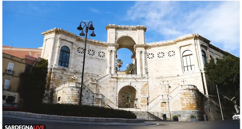 Il Bastione di Saint Remy a Cagliari: uno scenografico e maestoso edificio di inizio XX secolo