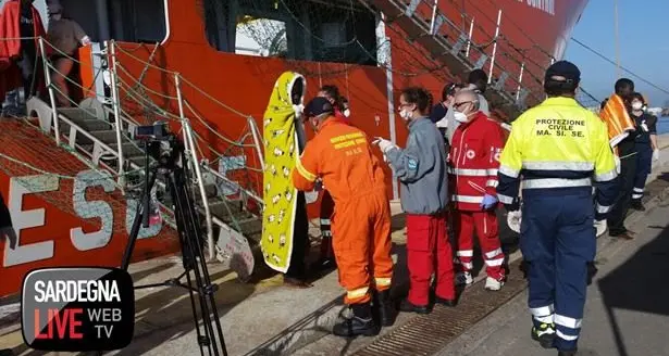 Nuovo sbarco, attesi domani mattina a Cagliari 900 migranti