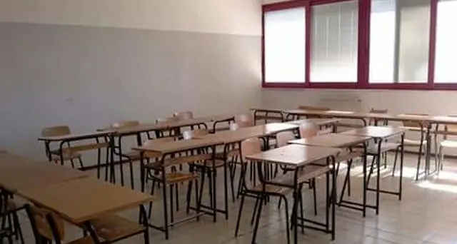 Atto vandalico al Liceo Scientifico Enrico Fermi: danni per 12 mila euro