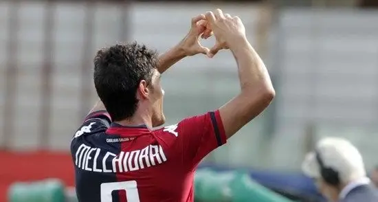 Prof. Melchiorri sale in cattedra: il Cagliari è primo e dedica la vittoria al piccolo Luca