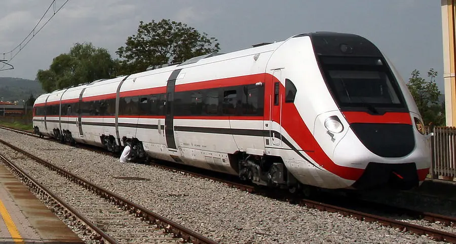 Il treno veloce viaggia in retromarcia: il pendolino rompe uno dei motori, odissea per 100 passeggeri