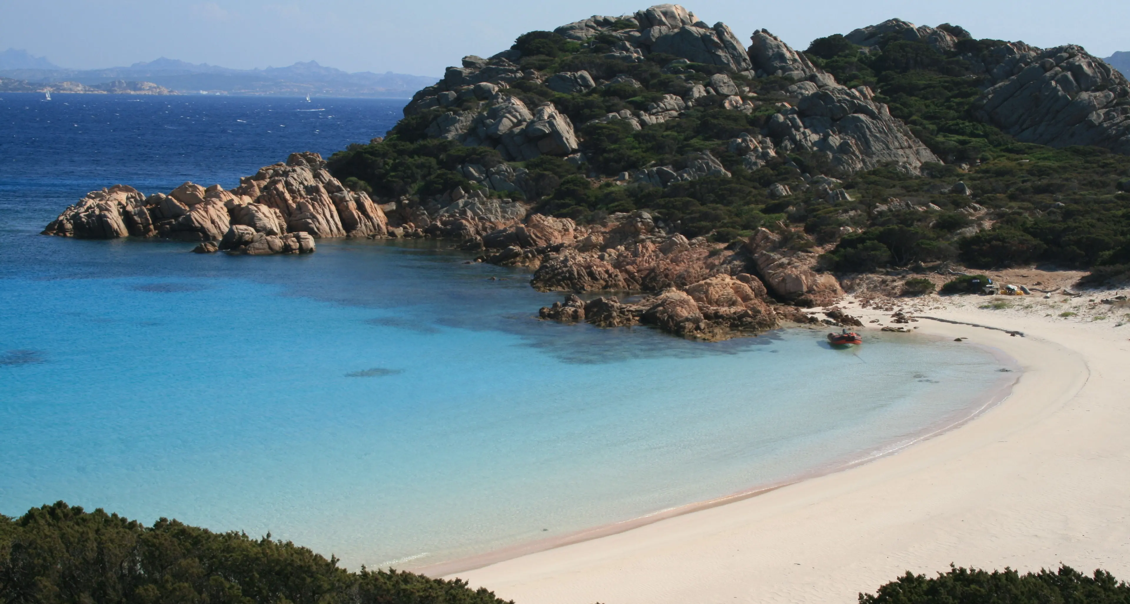 Isola di Budelli: la proprietà passa al Parco Nazionale della Maddalena