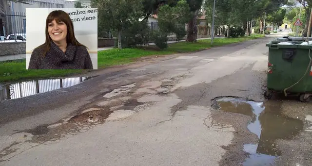 Strade fatiscenti nelle borgate: buche sempre più ampie e semafori in tilt