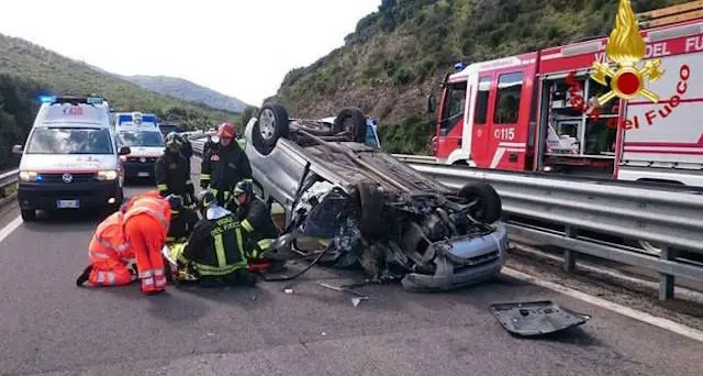 Contromano sulla 131 Dnc: quattro feriti