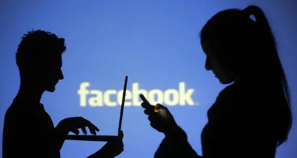 Facebook: offendere su una bacheca è diffamazione aggravata