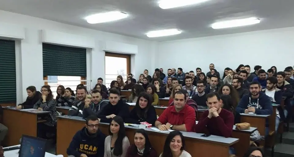 Università di Sassari. Carenza di spazi nella facoltà di Economia. Gli studenti: “Si faccia qualcosa”