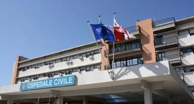 Ospedale civile, Michele Pais contro la Asl: \"I pazienti accatastati nei corridoi, ma per l'azienda va tutto bene\"