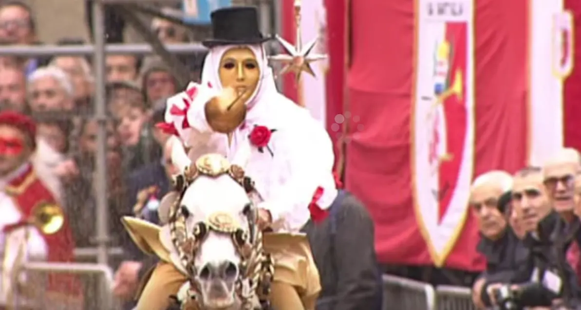 Sartiglia dei Falegnami: 16 le stelle centrate