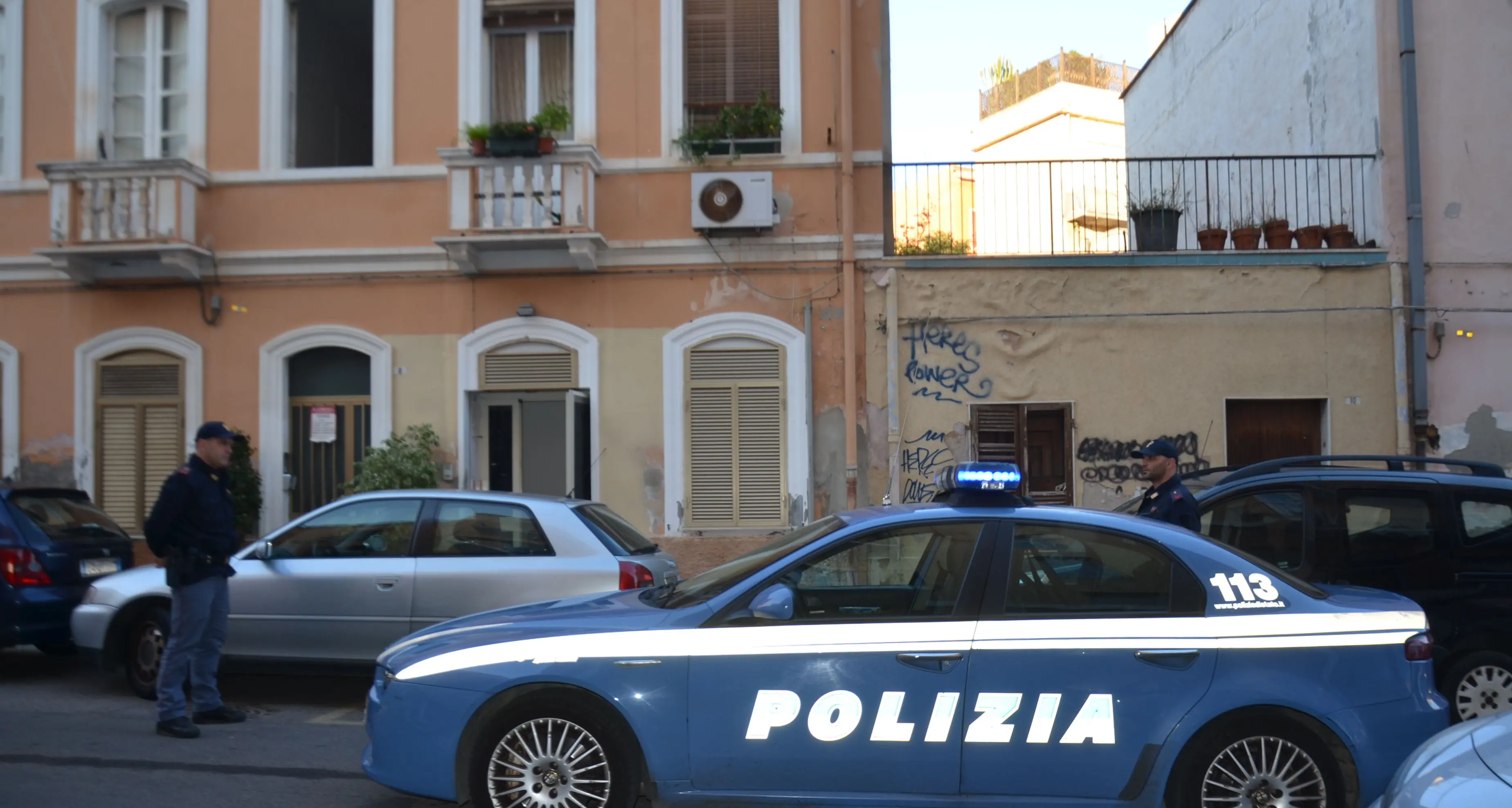 Spaccio di marijuana, cocaina e hascisc all'interno di un circolo privato nel quartiere San Benedetto: il Questore ordina la chiusura per 15 giorni