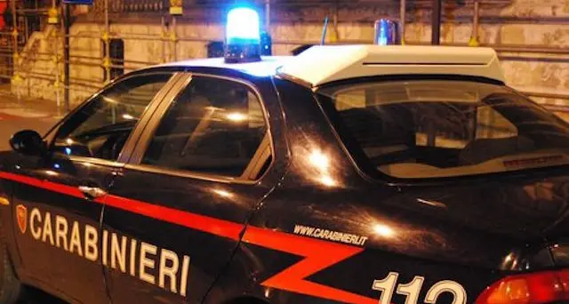 Benzinaio minacciato e derubato mentre faceva ritorno a casa