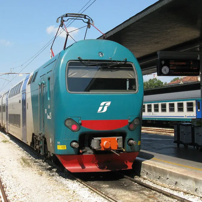 Tagliati i cavi della fibra: caos ferroviario tra Cagliari e Decimomannu