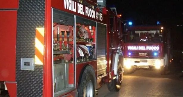 Atto intimidatorio al dirigente comunale: incendiata l'auto