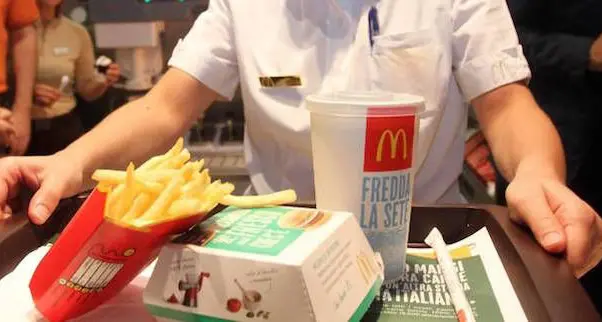 Questa sera si terrà l'inaugurazione del McDonald's