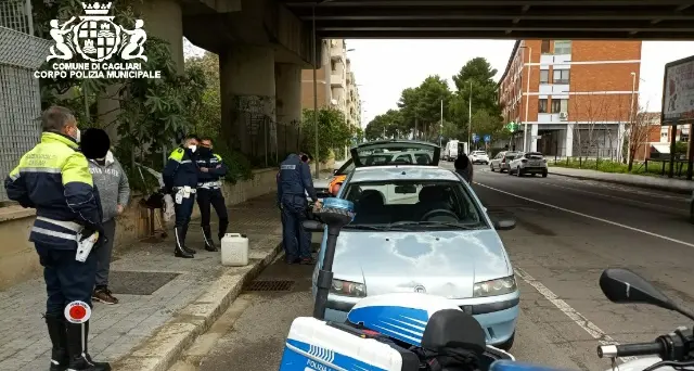 Scoperto a vendere ricci in strada, ambulante multato dalla Polizia Municipale