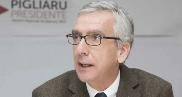 Pigliaru: \"Non è possibile avere una ferrovia come la nostra assurdamente abbandonata e assurdamente inefficiente\"