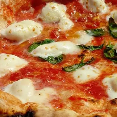 Pizza sempre più cara in Italia: in sei anni aumenti di quasi il 20%