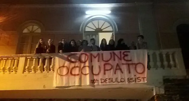 Studenti pendolari a piedi: occupato il Comune di Desulo