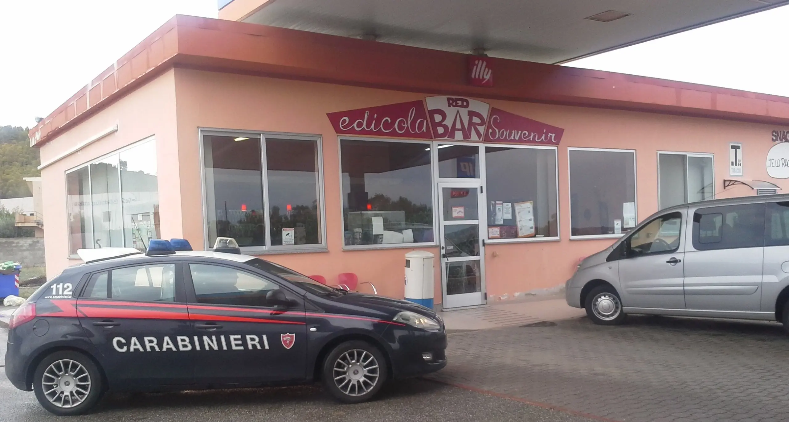 Rapinatori assaltano il distributore IP nella zona industriale