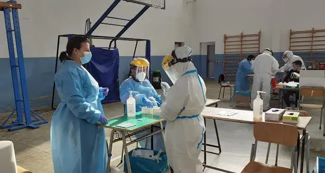 Covid-19, screening Istituti Superiori di Tortolì: 1526 tamponi tutti negativi