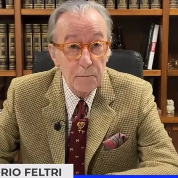 Vittorio Feltri contro Sanremo: “Viene voglia di sparare al televisore”