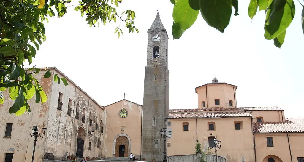 Negata l'iscrizione al nuovo anno scolastico a uno studente autistico di Fonni: è polemica