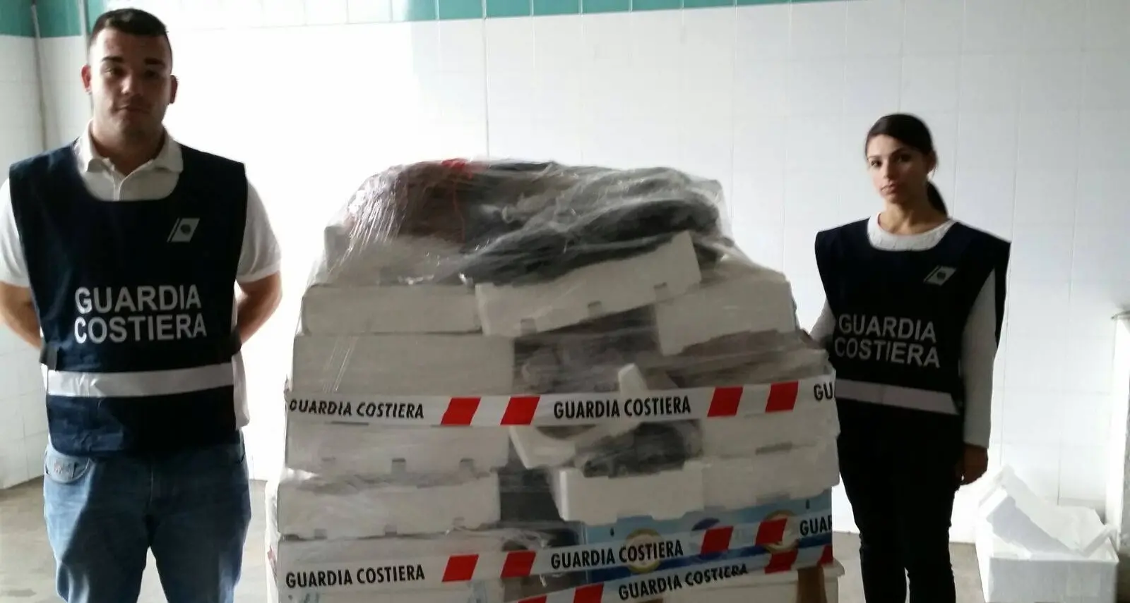 Mercati, pescherie e mense scolastiche: sequestrati 8 quintali di pesce scaduto