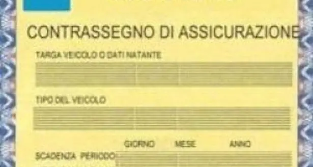 Dal 18 addio al tagliando dell'assicurazione sul parabrezza