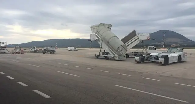 Chiusura aeroporto, nuovi orari del servizio navetta dall'aeroscalo di Alghero a quello di Olbia