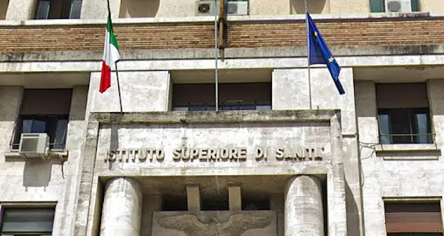 Iss: \"Contro variante inglese rafforzare misure\"