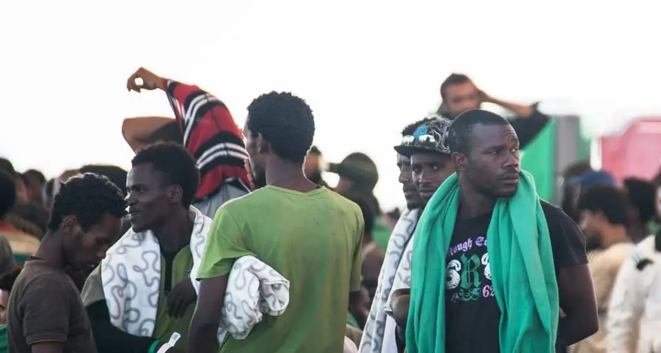 Migranti in fuga dal centro di accoglienza bloccano la statale 293 vicino a Nuxis