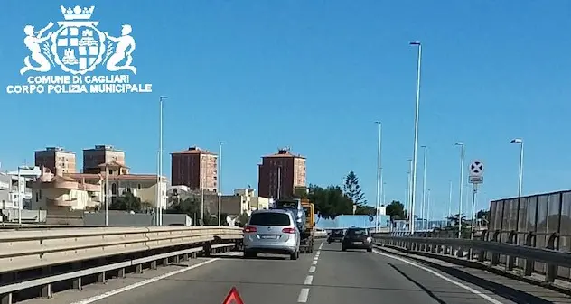 Cagliari: tamponamento a catena sull'asse mediano