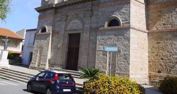 I Carabinieri denunciano tre rom per il furto del borsello del parroco