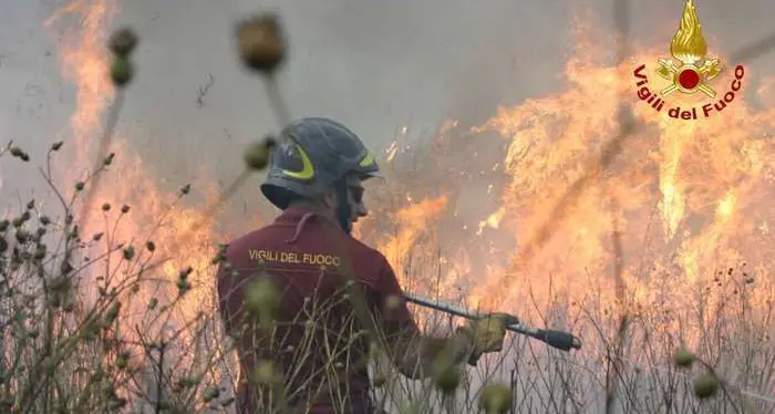 Incendio di probabile natura dolosa in un fienile