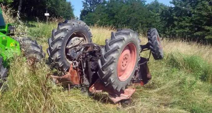 Tragedia a Loceri. Agricoltore di 50 anni muore schiacciato dal suo trattore