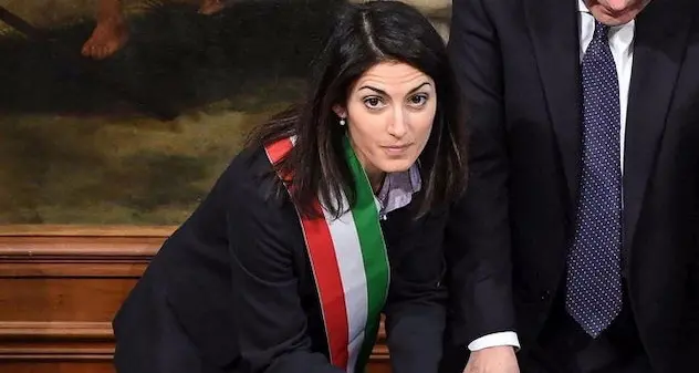 Roma, Grillo: \"Città ha ancora bisogno di Raggi\"