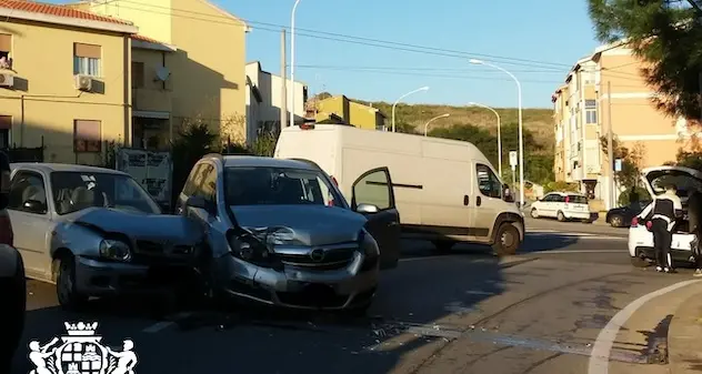 Cagliari. Incidente a Is Mirrionis, due donne in ospedale