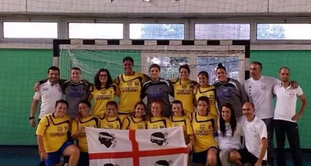 Pallamano Femminile. HAC Nuoro Star Solar batte lo Schenna 25 a 22 ed subito in testa nella classifica di Serie A