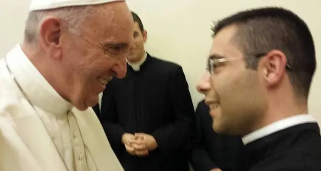 “Buonasera, sono Papa Francesco, don Enrico?”. La telefonata che non ti aspetti e che tanto emoziona