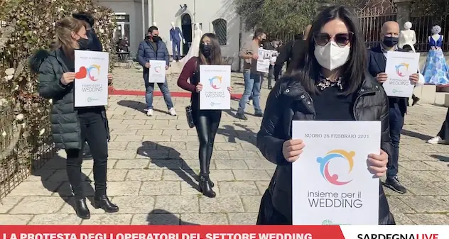 Crisi settore wedding: flash mob a Nuoro. Il video